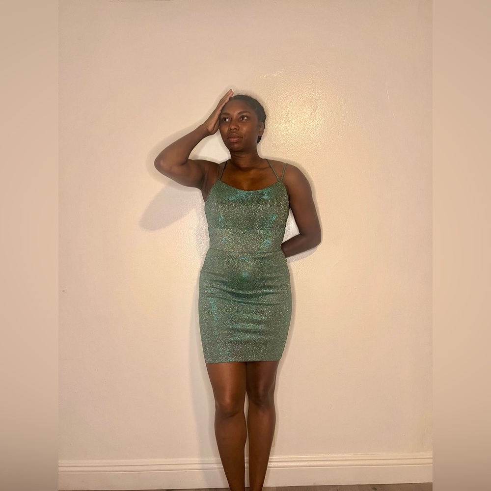 Morgan & Co women’s size 9 Glitter teal women’s bodycom mini dress size